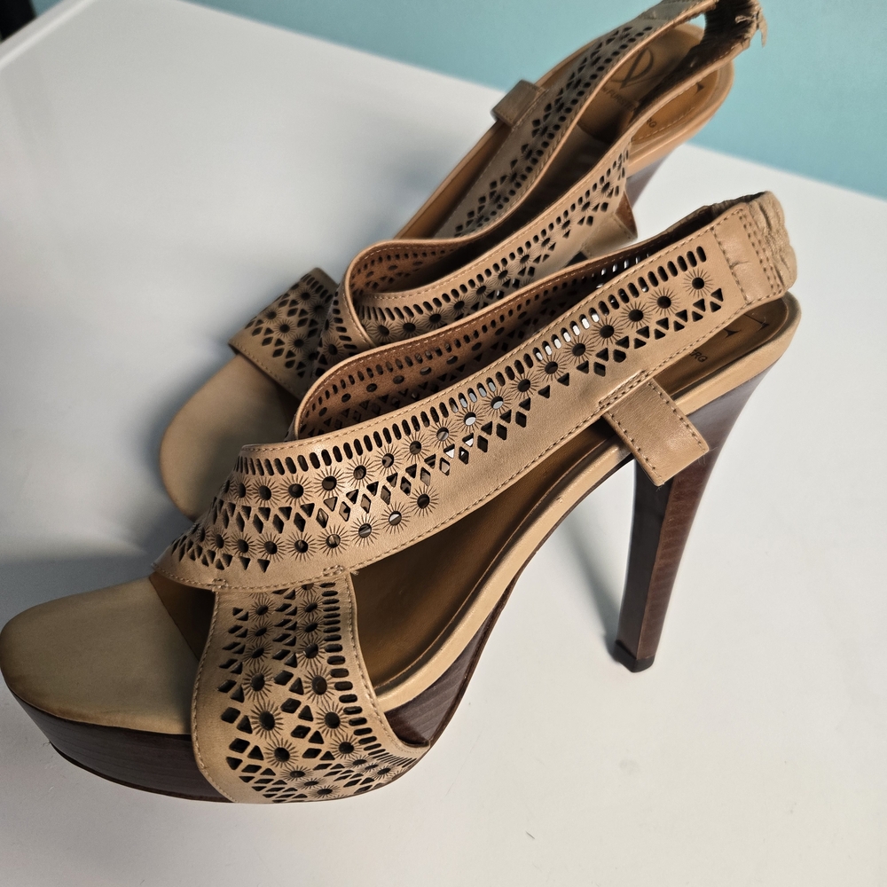 Diane Von Furstenberg Tan Laser-Cut Heels